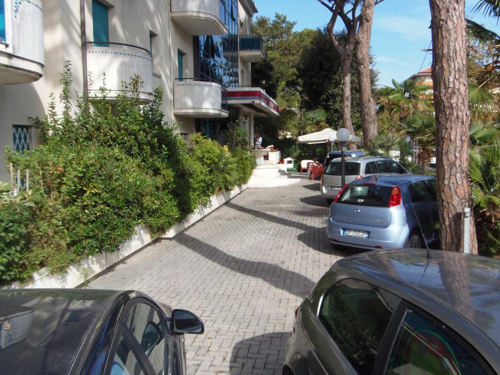 Residence Aries Чезенатико Экстерьер фото